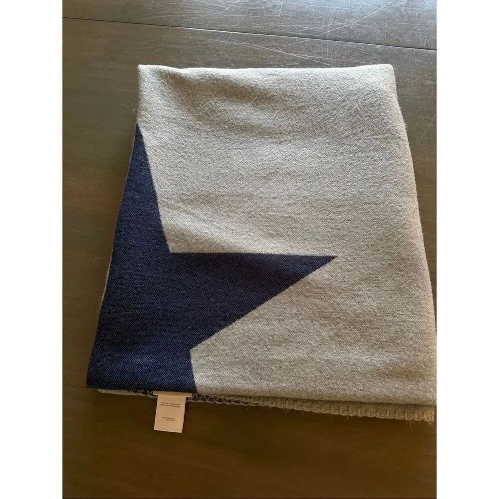 Pottery Barn Kids Navy Gray Star Print Blanket